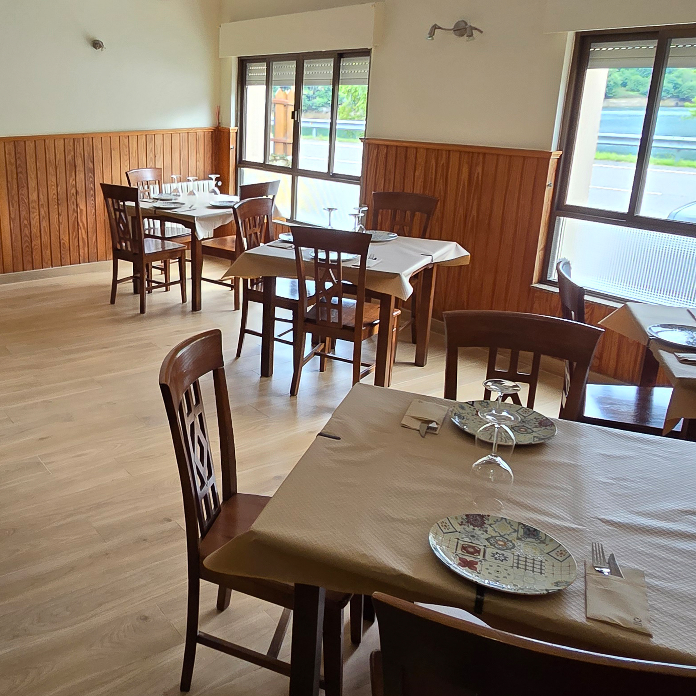 salon-restaurante-el-mirador-de-tanes